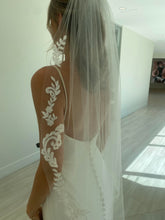 Load image into Gallery viewer, Arthur Harris - Lace Trim Veil
