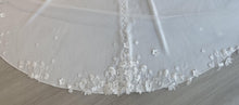 Load image into Gallery viewer, Arthur Harris - 3D Floral Veil
