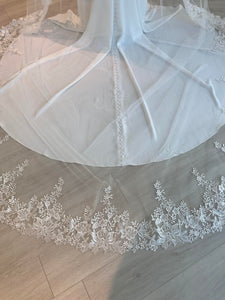 Arthur Harris - Floral Lace Veil