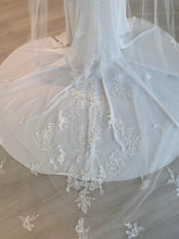 Load image into Gallery viewer, Arthur Harris - Floral Applique Veil
