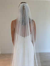 Load image into Gallery viewer, Arthur Harris - Scattered Pearl Veil
