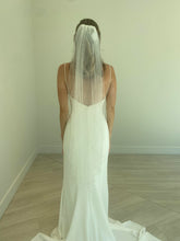 Load image into Gallery viewer, Bridal Classics - Scattered Beads with Beaded Edge Veil

