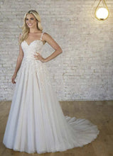 Load image into Gallery viewer, Stella York - 7633
