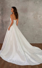 Load image into Gallery viewer, ESSENSE OF AUSTRALIA - D4479
