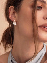 Load image into Gallery viewer, OLIVE &amp; PIPER - REMI EARRINGS
