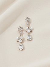 Load image into Gallery viewer, OLIVE &amp; PIPER - BLAIR EARRINGS
