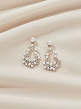 Load image into Gallery viewer, OLIVE &amp; PIPER - MINI AVERY EARRINGS
