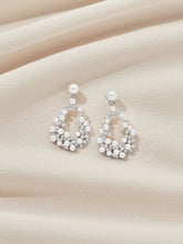 Load image into Gallery viewer, OLIVE &amp; PIPER - MINI AVERY EARRINGS
