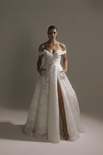 Load image into Gallery viewer, HERA COUTURE - Josephina
