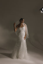 Load image into Gallery viewer, HERA COUTURE - Laurana

