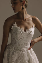 Load image into Gallery viewer, HERA COUTURE - Liliana
