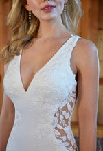 Load image into Gallery viewer, ESSENSE OF AUSTRALIA - D3544
