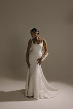 Load image into Gallery viewer, HERA COUTURE - Val
