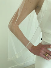 Load image into Gallery viewer, Bridal Classics: Horsehair Trim with Sparkle Veil
