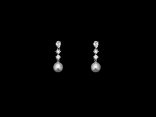 Load image into Gallery viewer, Bridal Classics - Pearl Earrings
