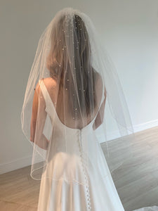 Bridal Classics: Scattered Pearl Veil